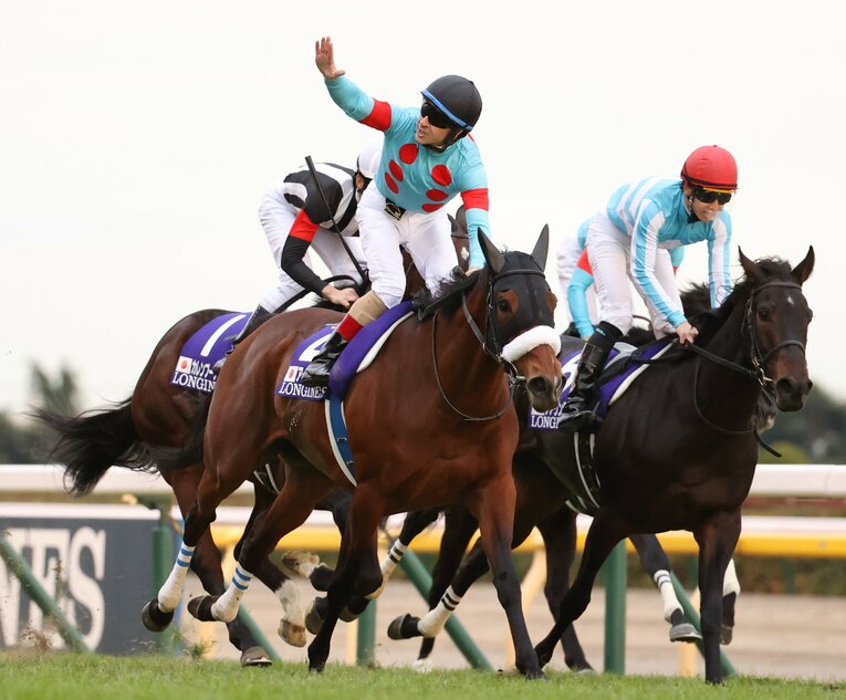 2020年ジャパンカップではアーモンドアイ、コントレイルに及ばず3着　©JIJI PRESS