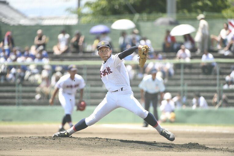 2018年の三重大会　白山高校戦で先発した岡林勇希　©︎SANKEI SHIMBUN
