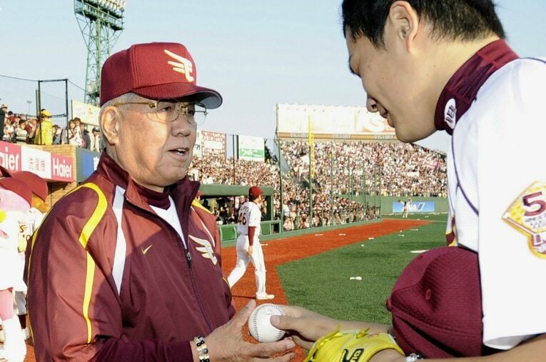 【追悼】野村克也の若き日、古田や新庄、マー君を指導した監督時代を振り返る。(12) ／ photograph by Kyodo News