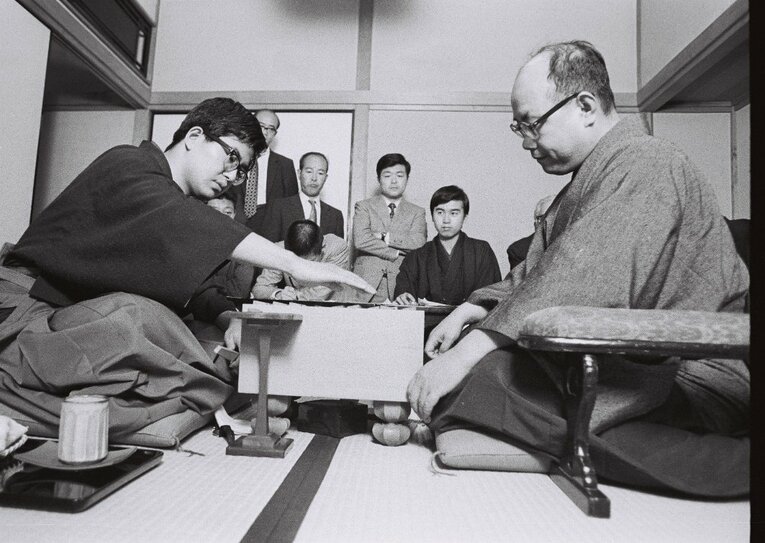 中原誠vs大山康晴　©BUNGEISHUNJU