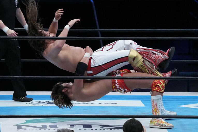 上村優也のジャーマンスープレックス　©Essei Hara