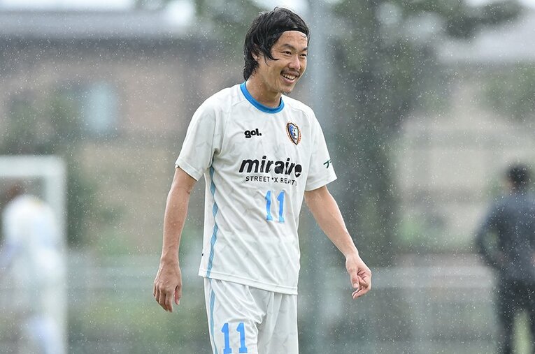 南葛SCで新たな夢に向かい始めた楠神順平。サッカー人生はこれからも続く。 ／ photograph by Takehiko Noguchi