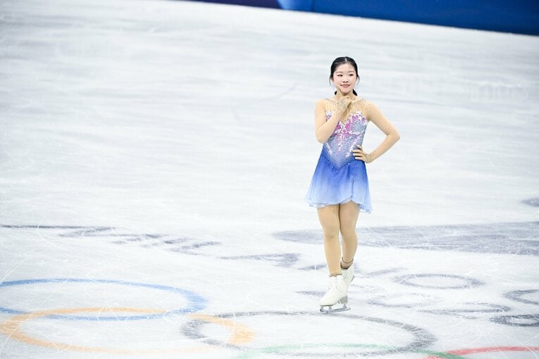 話題になった首傾げポーズ　©Asami Enomoto/JMPA