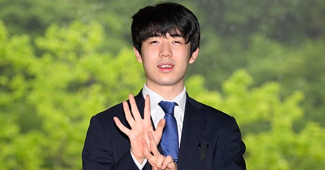 藤井聡太21歳“36分の一手”は「コンピューター思考終了まで1時間以上