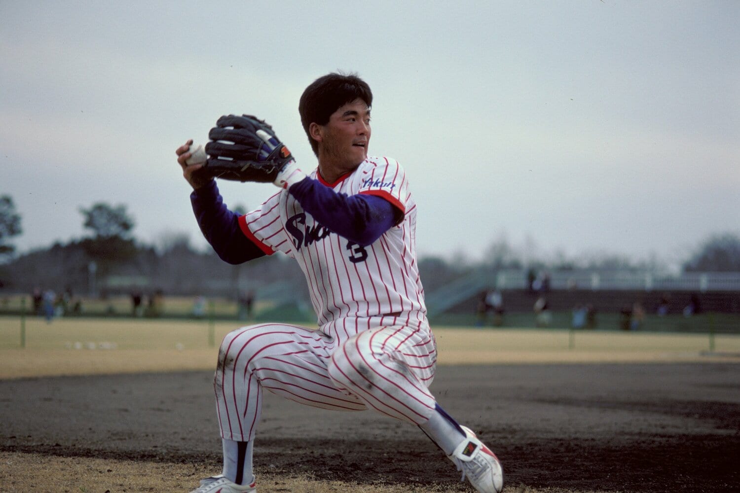 写真は1992年、プロ5年目の長嶋一茂（当時26歳）　©BUNGEISHUNJU