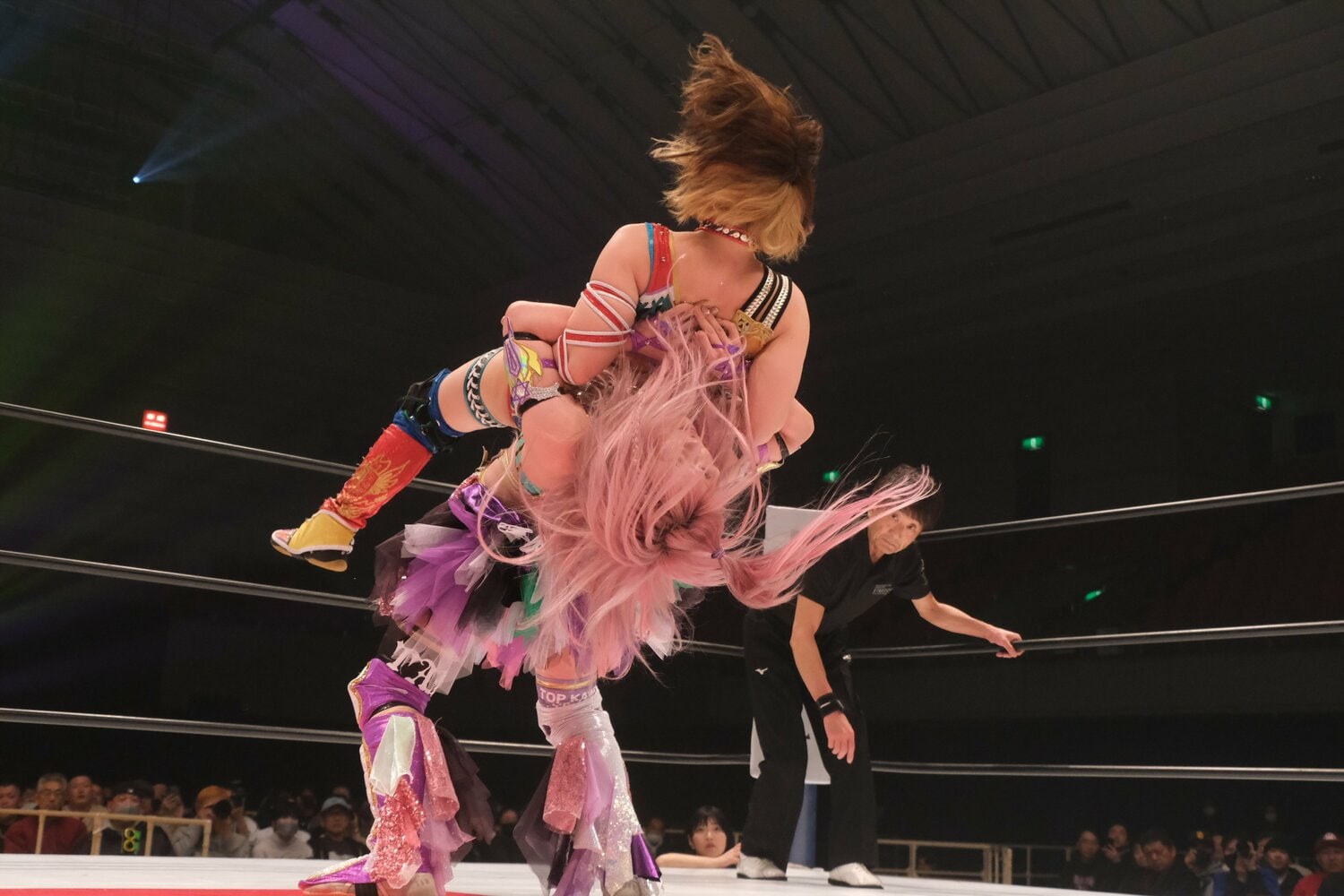 最後はたむが月山にタイガー・スープレックス