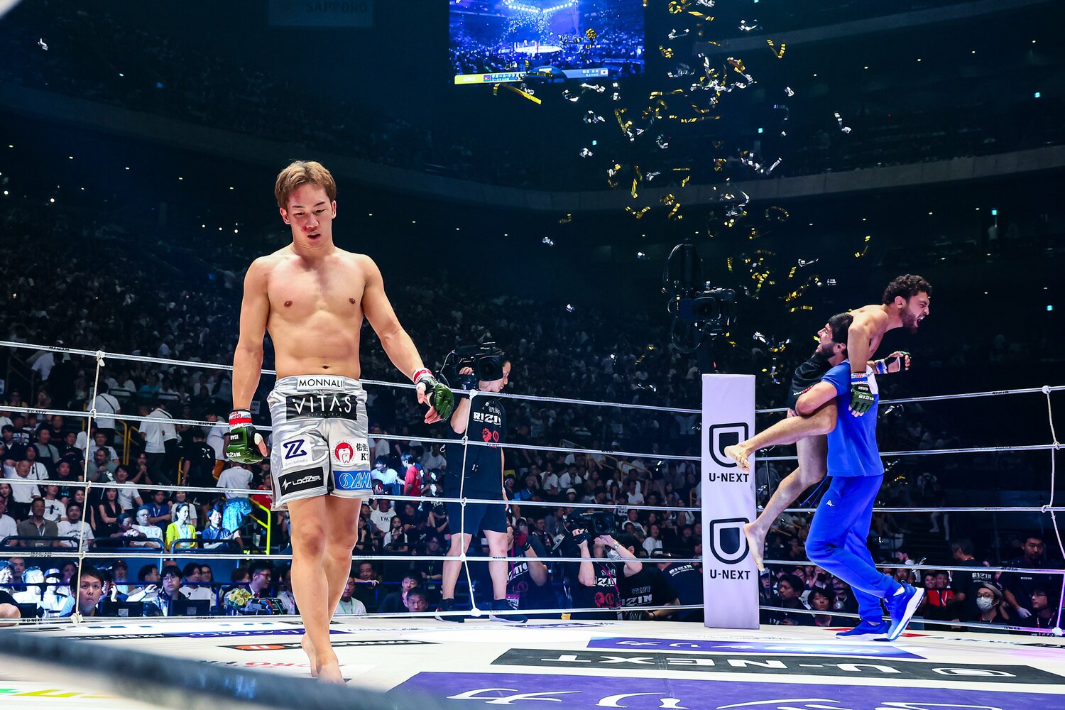 敗れた朝倉未来と歓喜するケラモフの残酷なコントラスト　©RIZIN FF Susumu Nagao