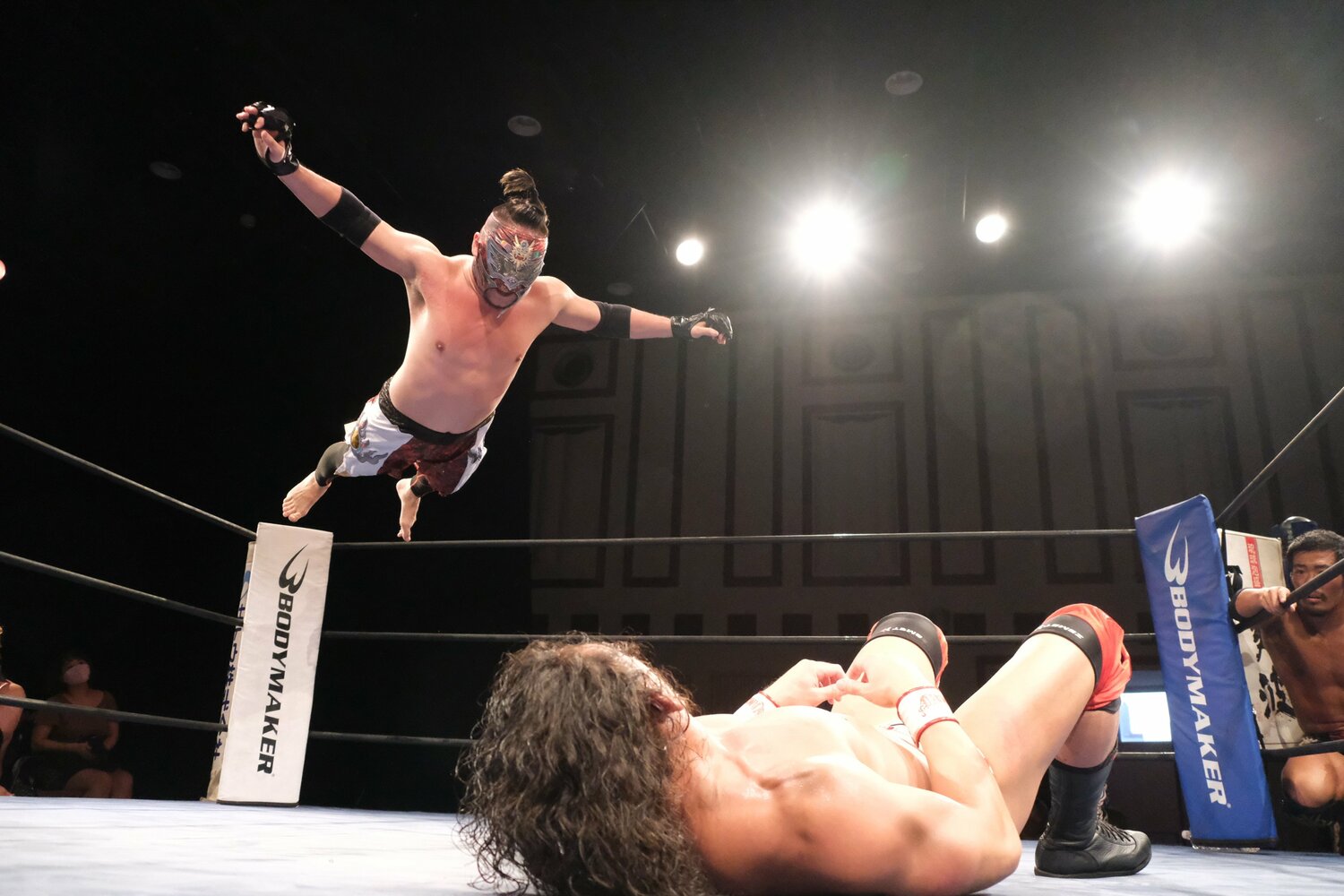 “紅の拳”首里ジョー。実は元ボクシング国体選手