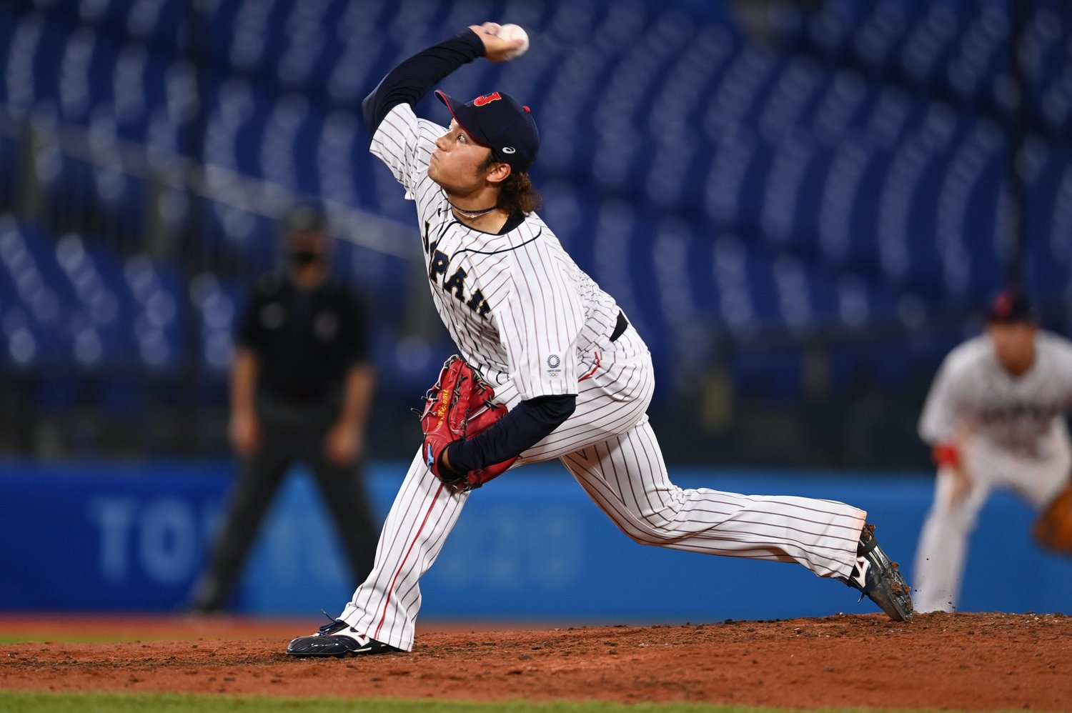 五輪では救援を託された伊藤だが、日本ハムではローテの軸の1人として投げている　©JMPA