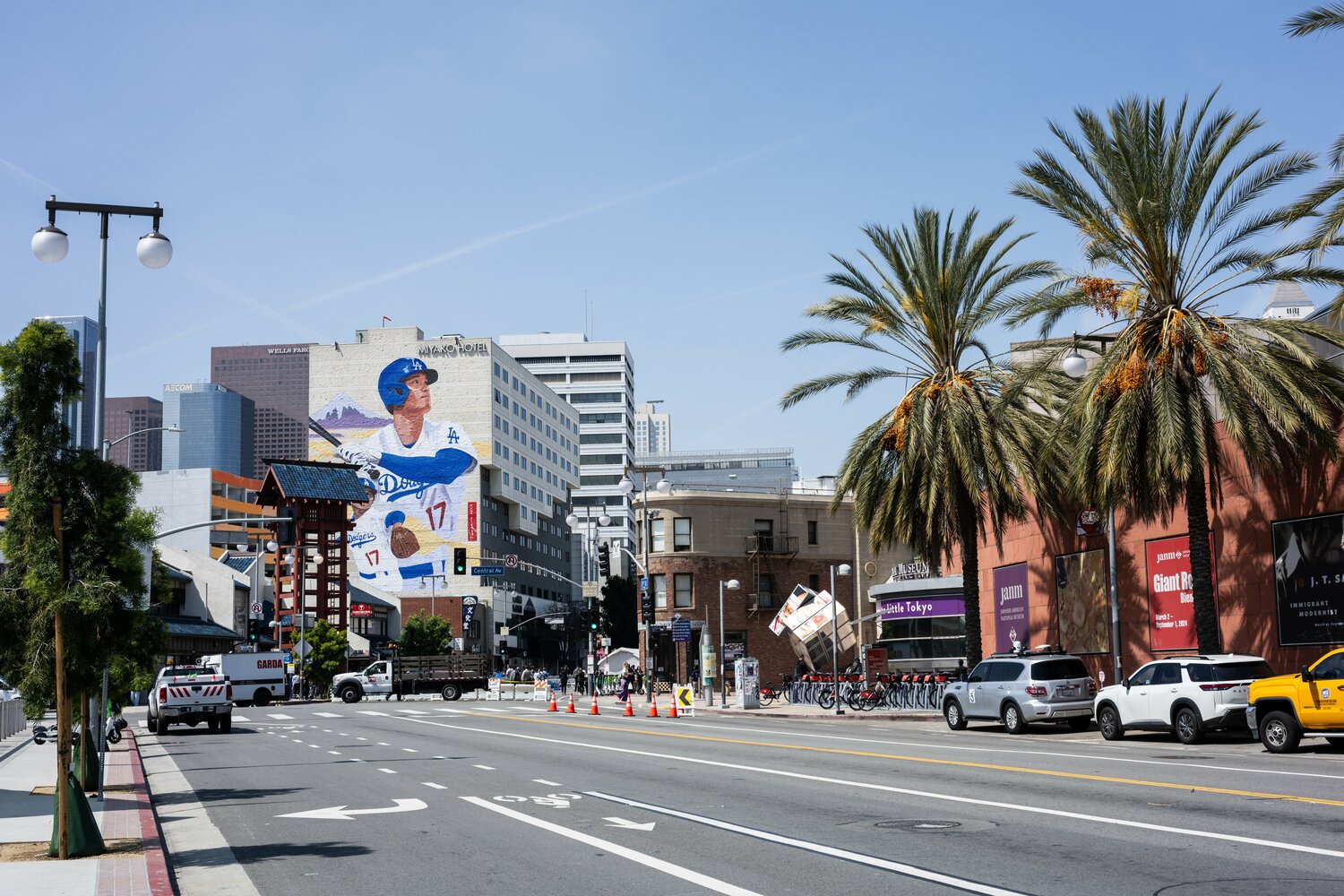 ドジャースタジアムからほど近い日本人街「リトル・トーキョー」に現れた大谷の巨大壁画　©Nanae Suzuki