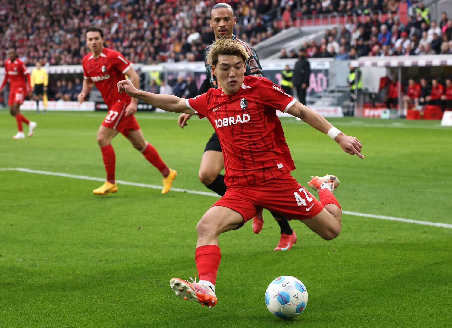 1月の試合での堂安　©Getty Images