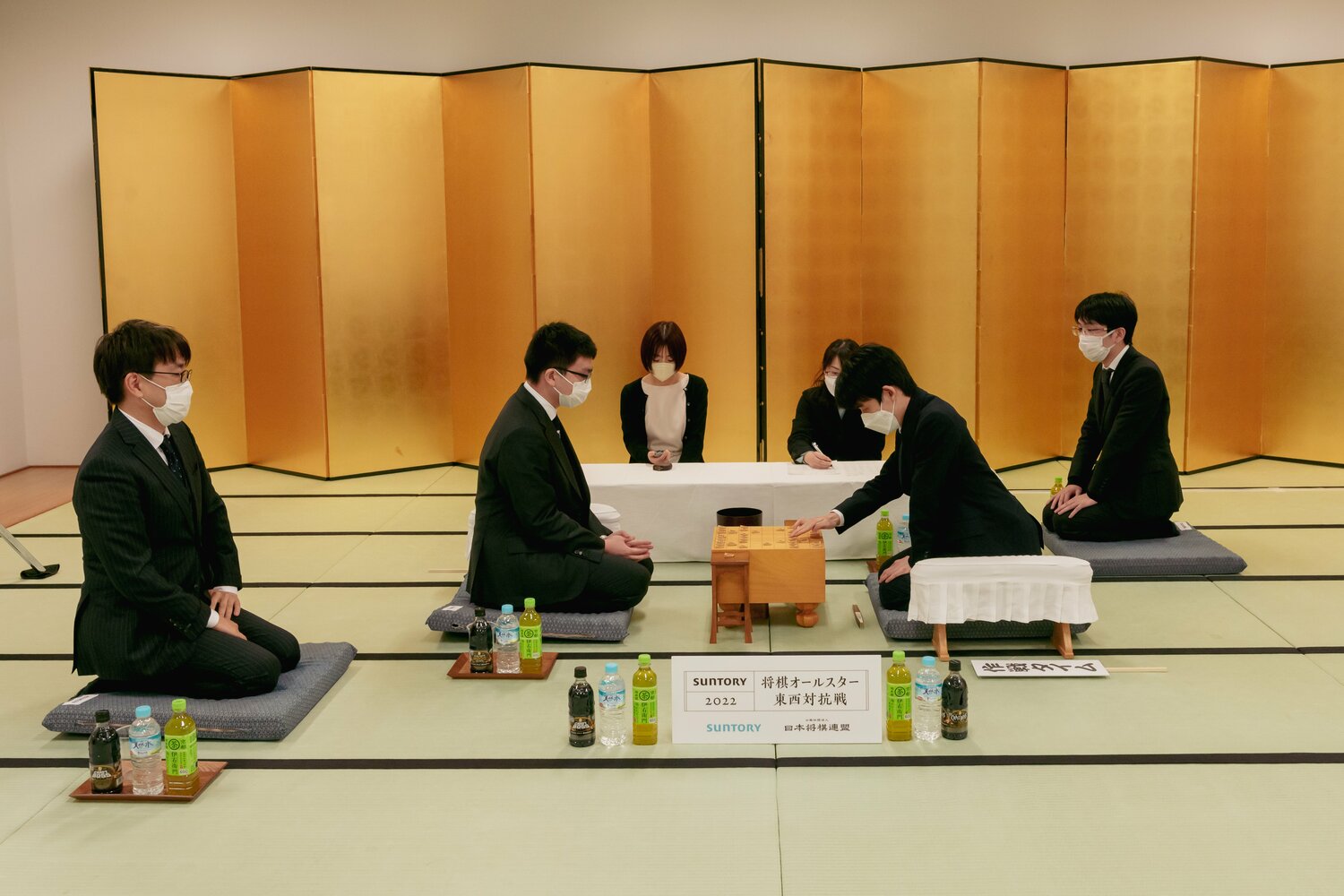 リレー将棋の様子　©日本将棋連盟