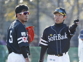 プロ野球、コーチの年俸が低すぎる？なぜ「指導」の対価は上りづらいか。＜Number Web＞ photograph by Kyodo News