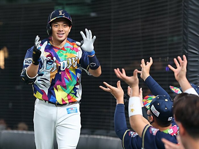 得点圏打率はパ2位、28歳呉念庭はなぜ西武の救世主になれた? 初のオールスター出場は台湾でも話題「毎日、連絡が来ます」<Number Web> photograph by Sankei Shimbun