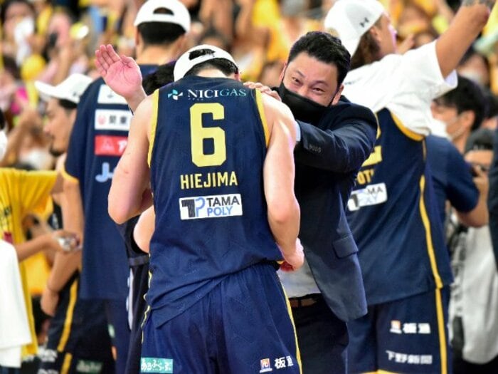 「苦しいことばかりで…」決勝で負け続け“辞任も考えた”宇都宮ブレックス・安斎HCがBリーグの頂点に立つまで《優勝記念インタビュー》<Number Web> photograph by JIJI PRESS