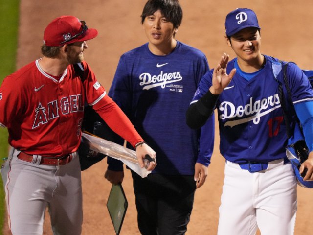 大谷翔平の“元同僚から”愛されすぎな日常…オープン戦での幸せハグ