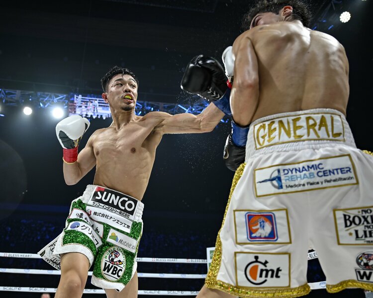 WBCバンタム級王者中谷潤人、無敗クエジャルを3回KOで撃破。統一戦