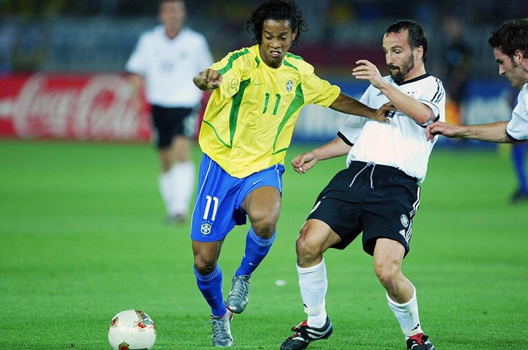 日韓W杯時のロナウジーニョ　©Sports Graphic Number/JMPA