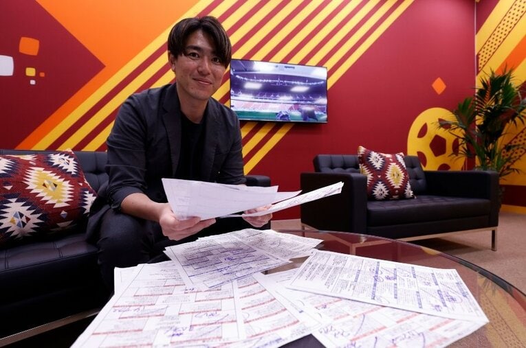 早稲田大学サッカー部ではGKとしてプレーしたテレビ朝日・寺川俊平アナウンサー。スポーツ実況を目指すきっかけは、同期の言葉だった ／ photograph by Atsushi Tokumaru