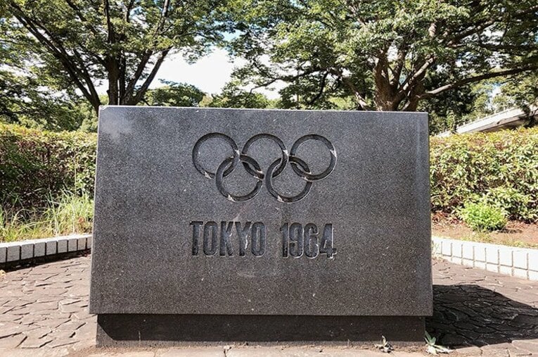 ついに取り壊し、原宿駅の木造駅舎はどうなるのか？ オリンピックに翻弄された若者の聖地の過去と今(6)