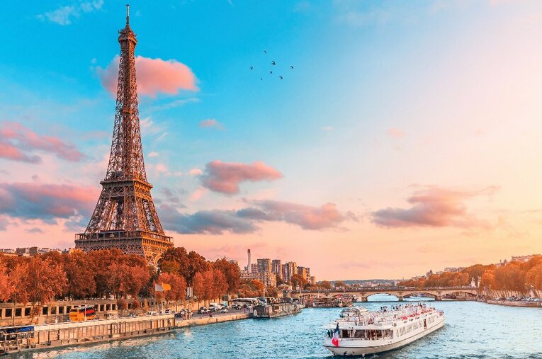 パリの秋、美しい街並み。ラグビーW杯、フランス現地記者が味わった“絶望感”とは？ ／ photograph by Getty Images