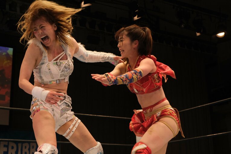 「燃え尽き症候群」から岩谷麻優が迎えた“キャリアで一番のピーク”…右ヒジ脱臼まで続いた藤本つかさとの“最高峰の女子プロレス”(32)