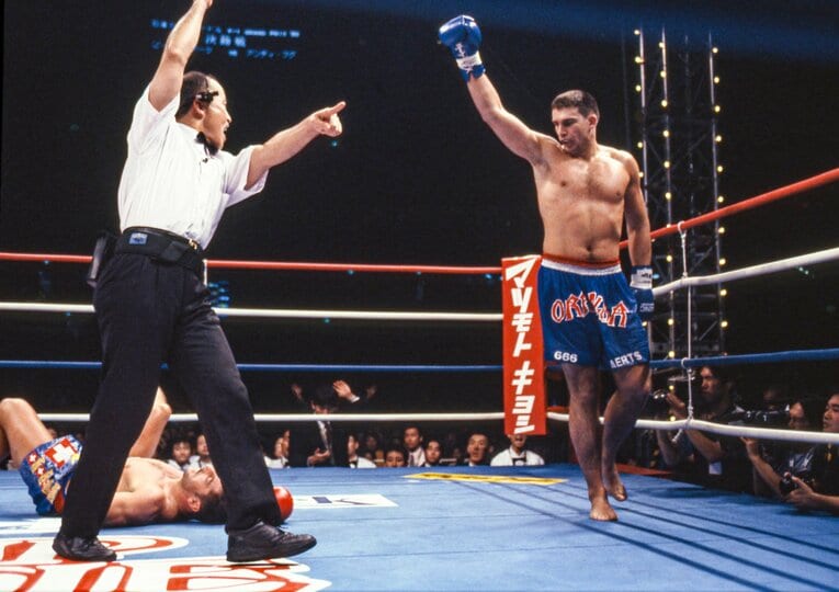 決勝では好敵手フグを左ハイキックによるKOで撃破した　©Susumu Nagao