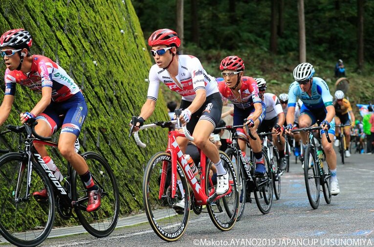 川島永嗣が“オッサン”と敬愛する自転車界の開拓者、別府史之の15年目。(3)