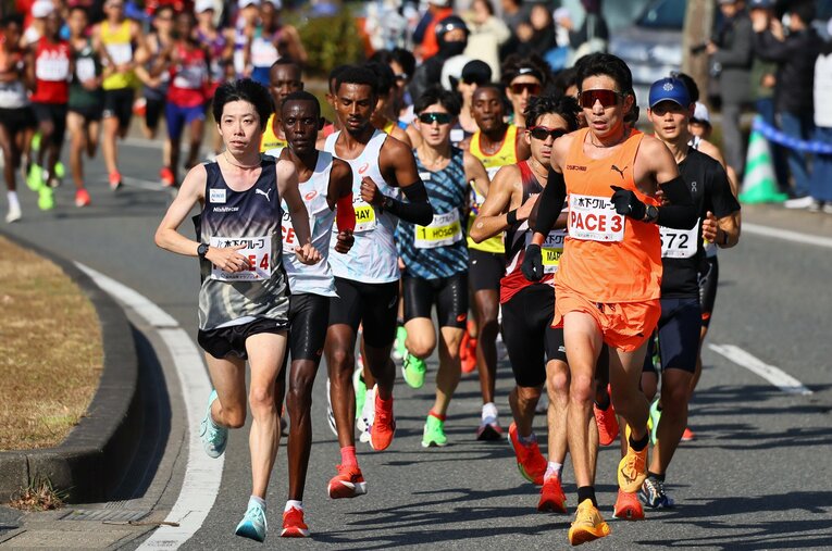 40歳にしてマラソンの「神ペーサー」と言われるようになった上野裕一郎。その経緯を聞いた ／ photograph by JIJI PRESS