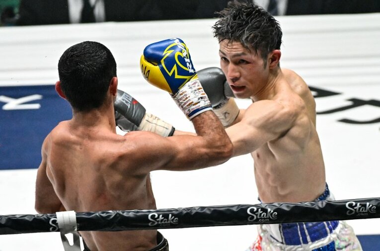 環境の違いを克服し、“地方ボクサーの星”になったユーリ阿久井政悟。世界王者戴冠に至るまでには大きな挫折も味わった ／ photograph by Hiroaki Yamaguchi