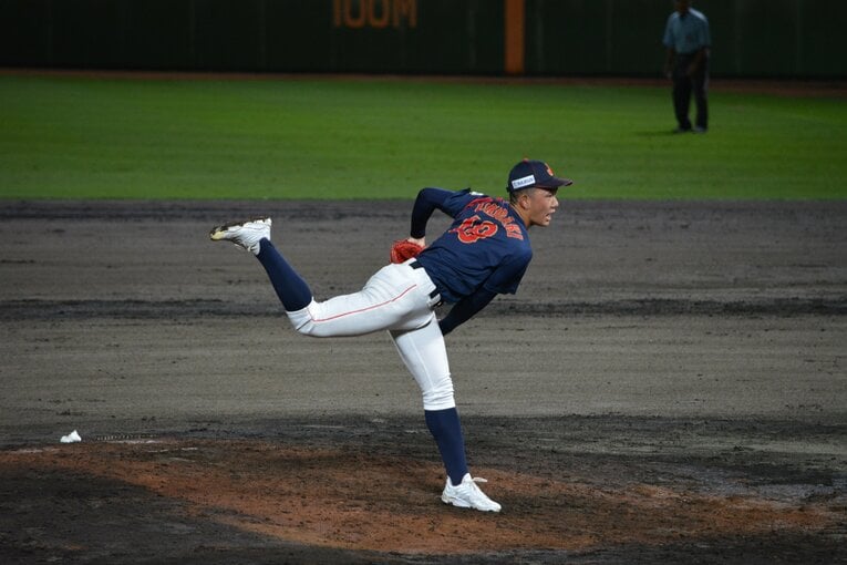 ドラフト1位候補として注目を集める石垣元気（健大高崎）はやや制球に苦しんだ　©Takarin Matsunaga