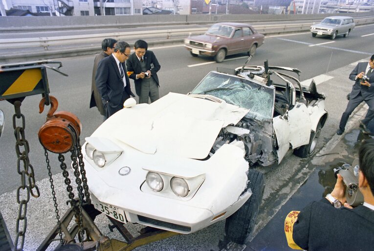 大破した大場の車　©KYODO