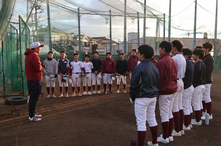 秋大会では強豪私学にあと一歩で敗れ、ベスト8進出を逃した大阪府立生野高校。さらに上を目指すには、公立校ゆえ気の持ち方も重要になるという ／ photograph by Fumi Sawai