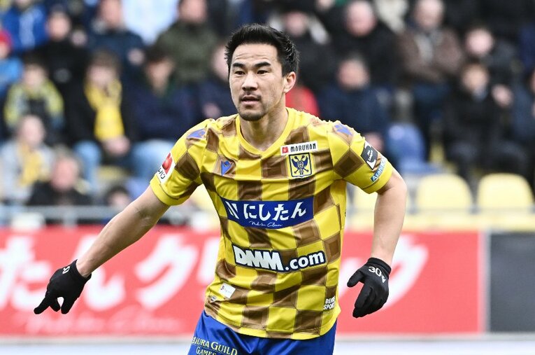 ドイツ、イングランド、スペインを経て、現在はベルギーのシント・トロイデンVVでプレーする岡崎慎司。同クラブの強みについて話を聞いた ／ photograph by Getty Images