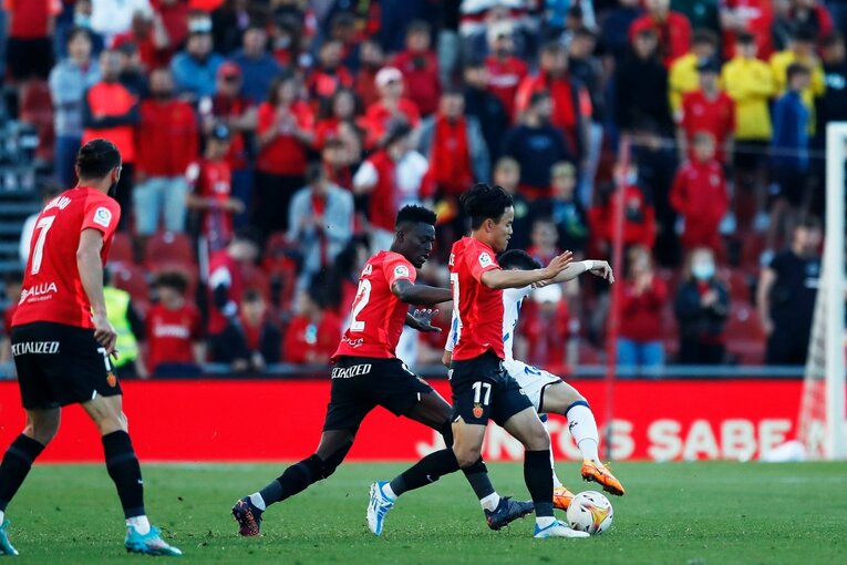 “久保建英が倒されても笛が鳴らない”スペインでの苦悩… 活路はやっぱり“韓国の至宝”との関係性？〈撮影者の視点〉(27)