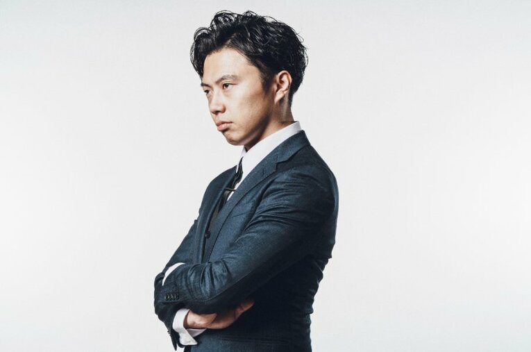 サッカークラブのオーナーで監督、そしてアーティスト活動も行うYouTuberのレオザフットボール。YouTube以外の活動について話を聞いた ／ photograph by ŠVABO TOKYO