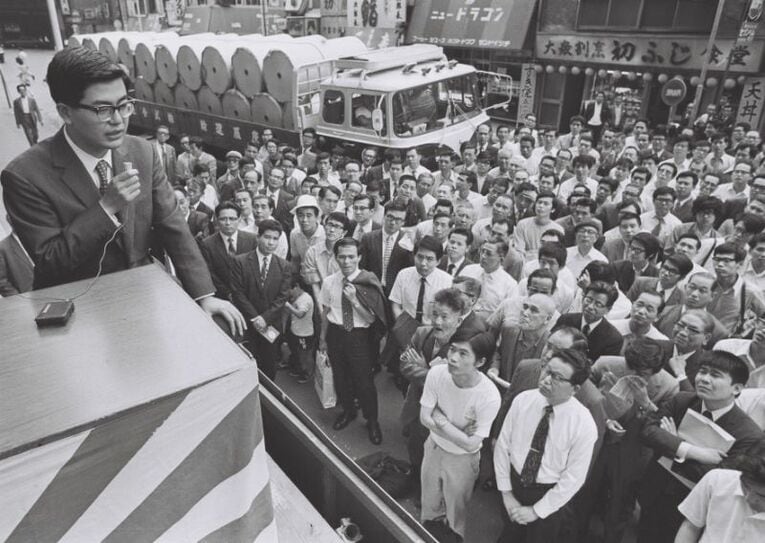 中原誠十六世名人。60代で竜王戦ランキング戦1組に在籍 ／ photograph by Bungeishunju