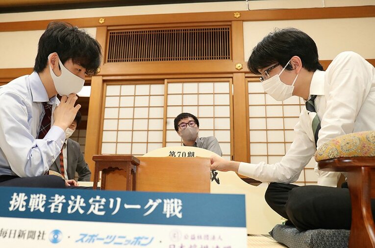 藤井聡太vs豊島将之（代表撮影） ／ photograph by JIJI PRESS