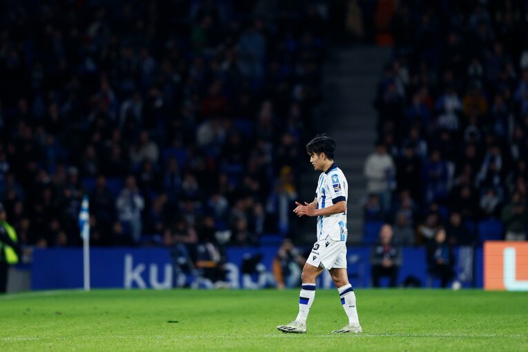 ノーゴール、ノーアシストながら久保がピッチを後にする際には、スタンディングオベーションが起こった　©Daisuke Nakashima