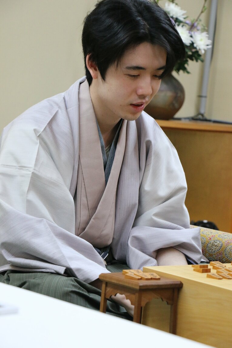 王将戦第5局、激選後の2人の様子（写真は右に続きます）　©Shintaro Okawa