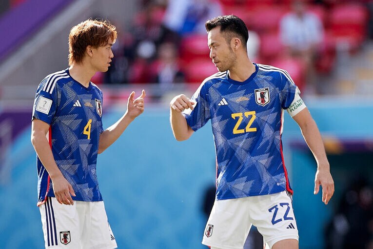 板倉と吉田はカタールW杯でもCBとして奮闘した　©Getty Images