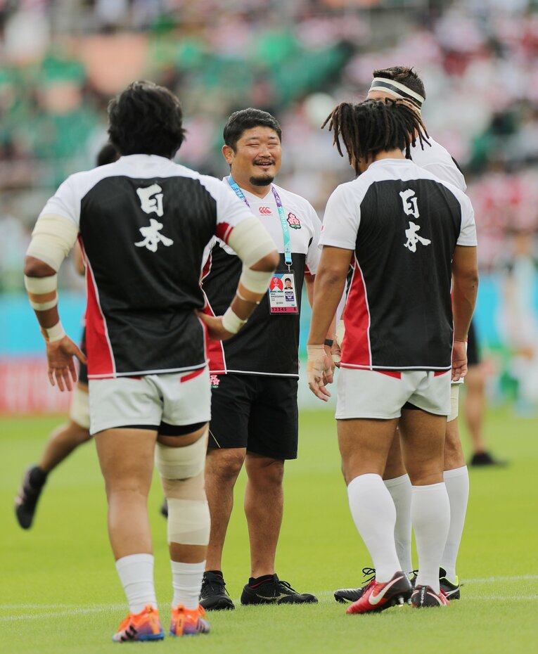 日本のスクラムを世界レベルに昇華させた長谷川慎コーチ。その裏には、少なからず衝突もあったと堀江は語る　©︎JIJI PRESS
