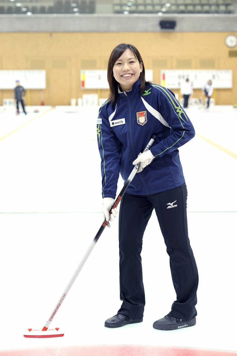 【カーリング女子レア写真】10年の近江谷…写真は右に続きます　©Sports Graphic Number