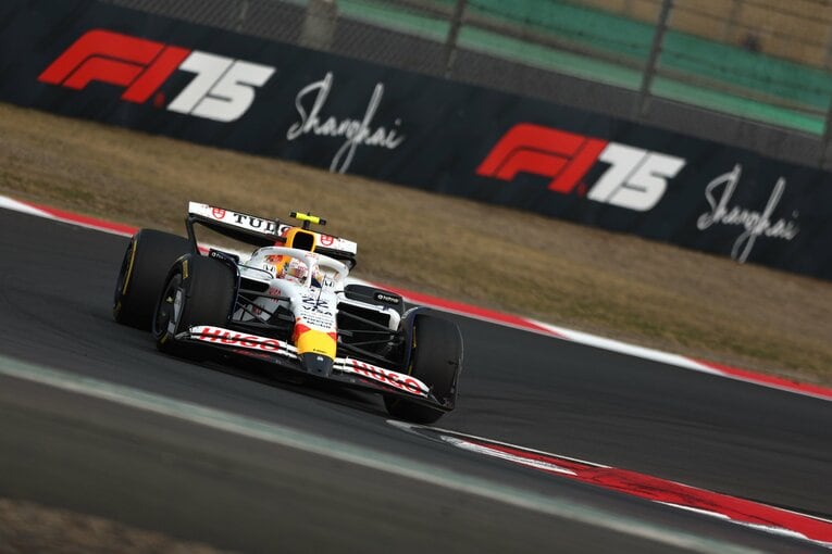 今季序盤2戦にRBで出走し、明るい表情を見せることが多かった角田　©Getty Images / Red Bull Content Pool