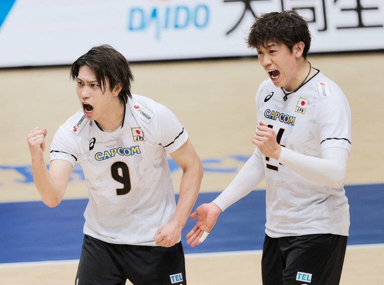 1995年4月生まれの大宅（左）と12月生まれの石川、そして1996年2月生まれの小野寺は同学年で今年30歳となる世代だ。アンダーカテゴリーの日本代表時代から一緒にプレーしている　©︎Yuki Suenaga