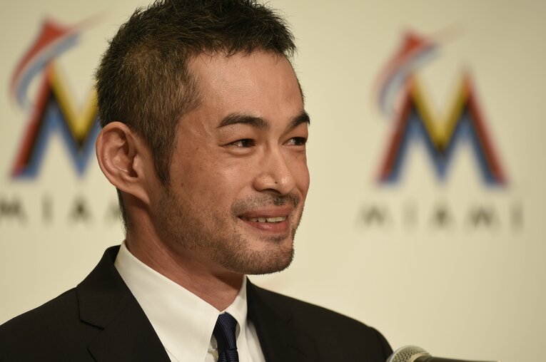 マーリンズ入団会見　©BUNGEISHUNJU