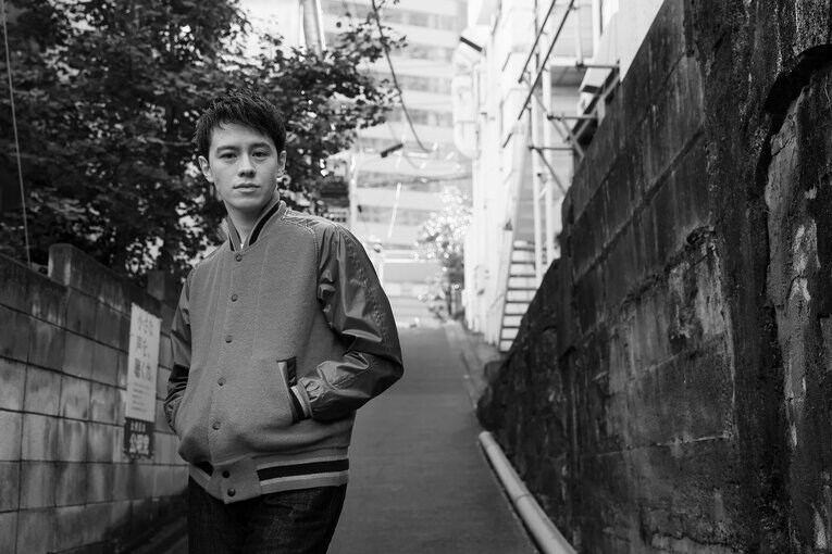 「僕ってこういう性格だったんだ」ウエンツ瑛士は、なぜイギリスで“本当の自分”を見つけられたのか(12)