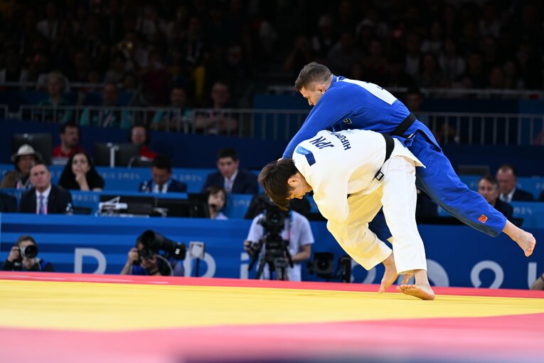 決勝戦、リマも寄せ付けず合わせ技一本を奪った阿部　©Naoya Sanuki/JMPA