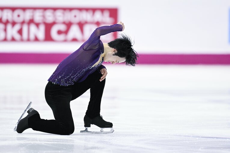 フリーの演技フィニッシュ後に右拳を振り下ろす山本　©Asami Enomoto