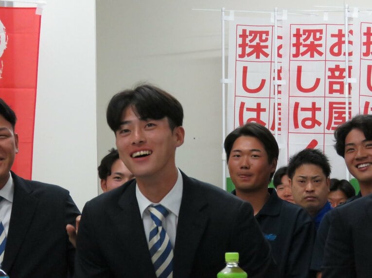 育成指名された荒木（画像は右に続きます）©Kou Hiroo